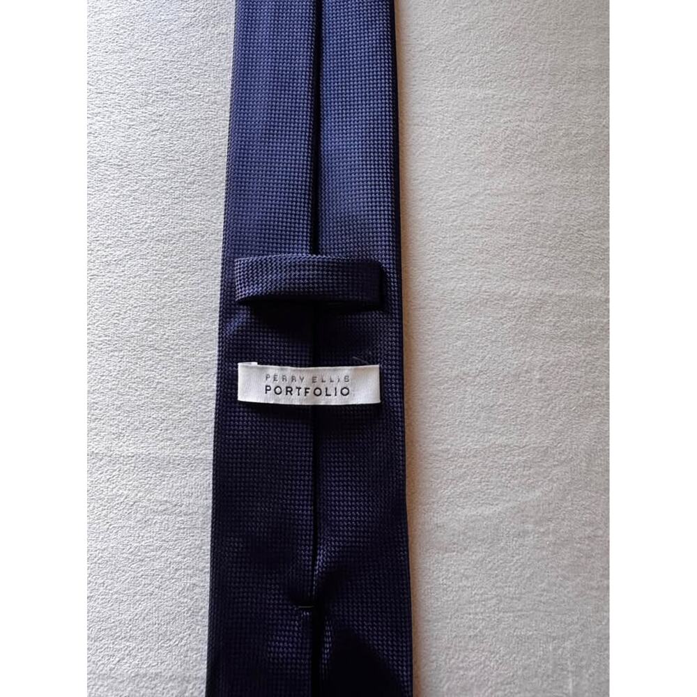 Perry Ellis Portfolio Silk Tie Solid Navy Blue Textured Classic Mens Necktie